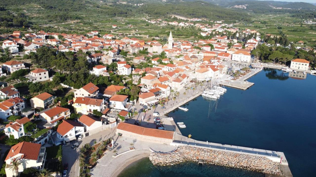 Apartments Peronja Jelsa Seafront Jelsa (Hvar) Exterior foto