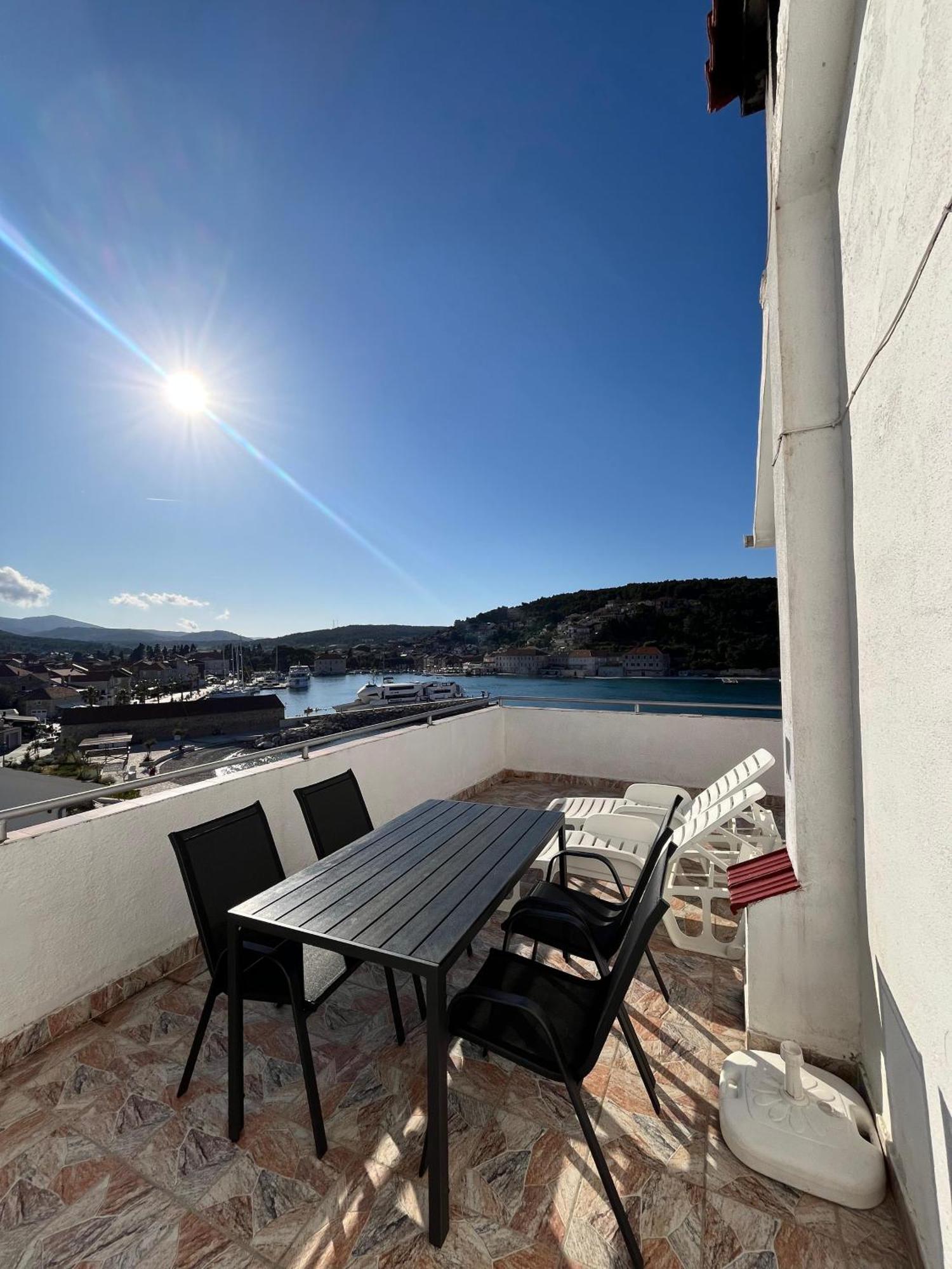 Apartments Peronja Jelsa Seafront Jelsa (Hvar) Exterior foto