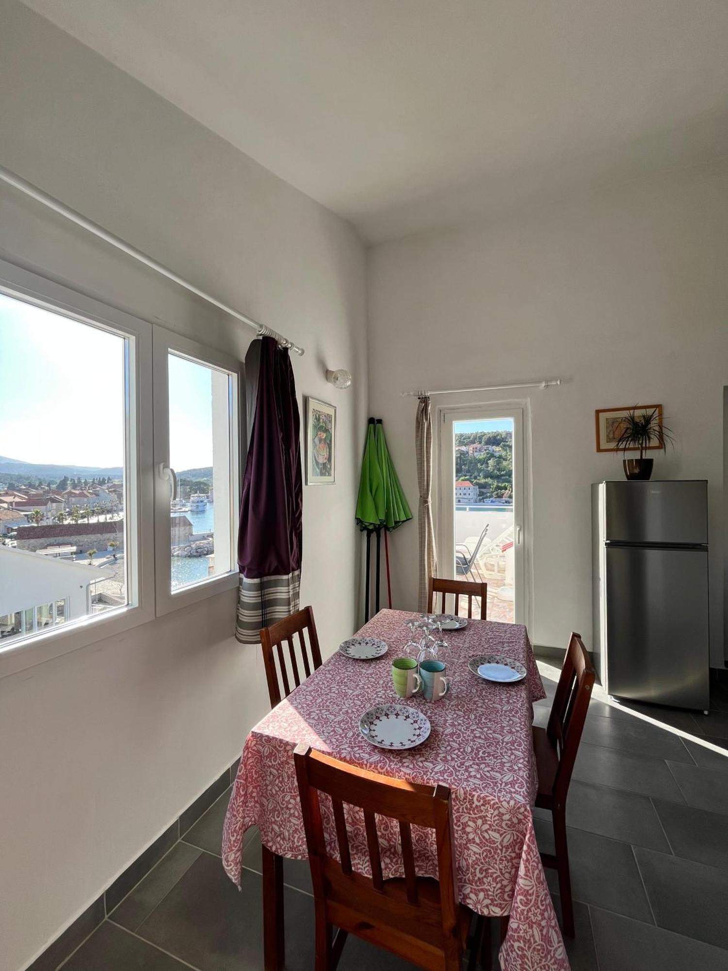 Apartments Peronja Jelsa Seafront Jelsa (Hvar) Exterior foto