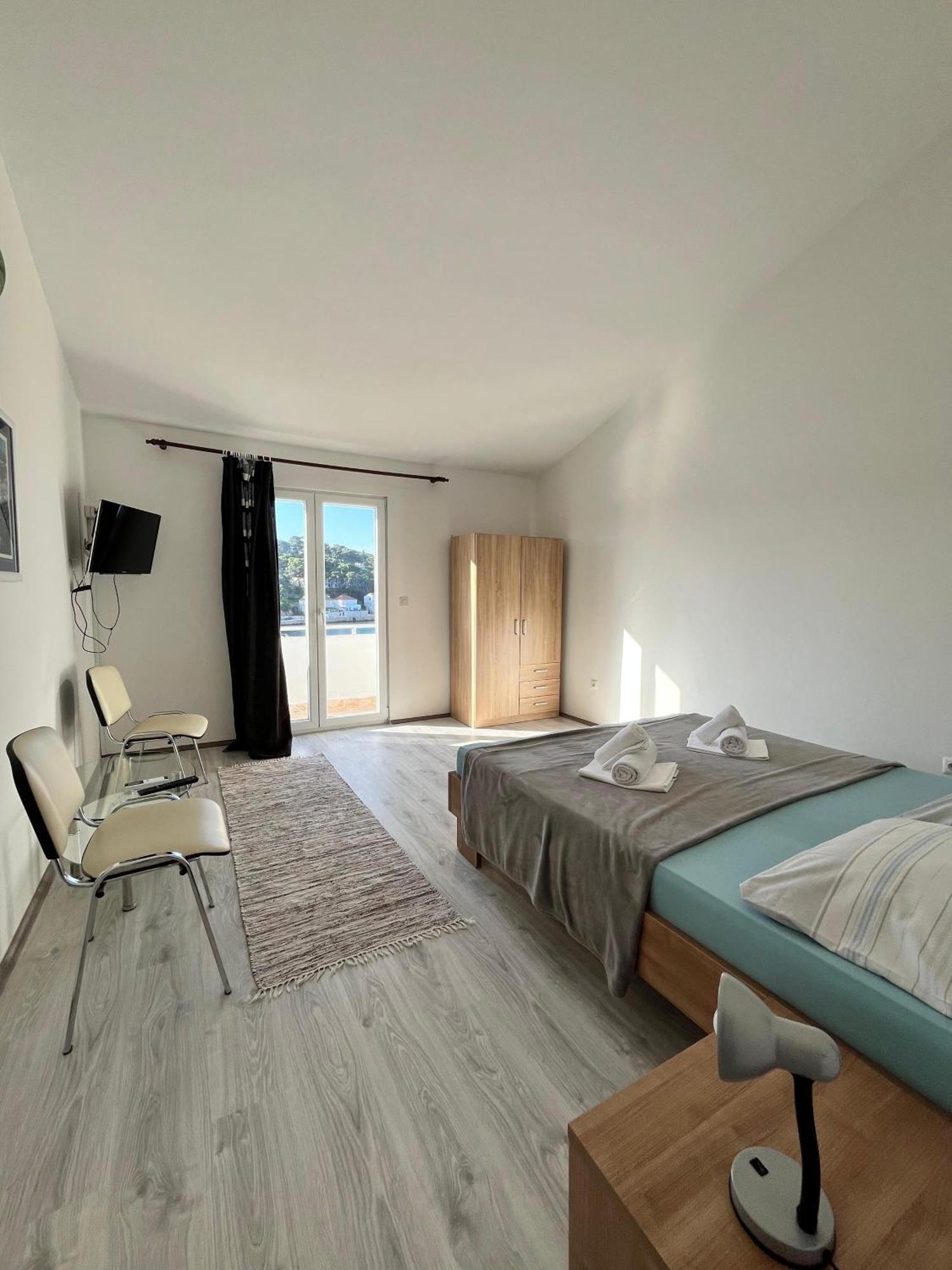 Apartments Peronja Jelsa Seafront Jelsa (Hvar) Exterior foto
