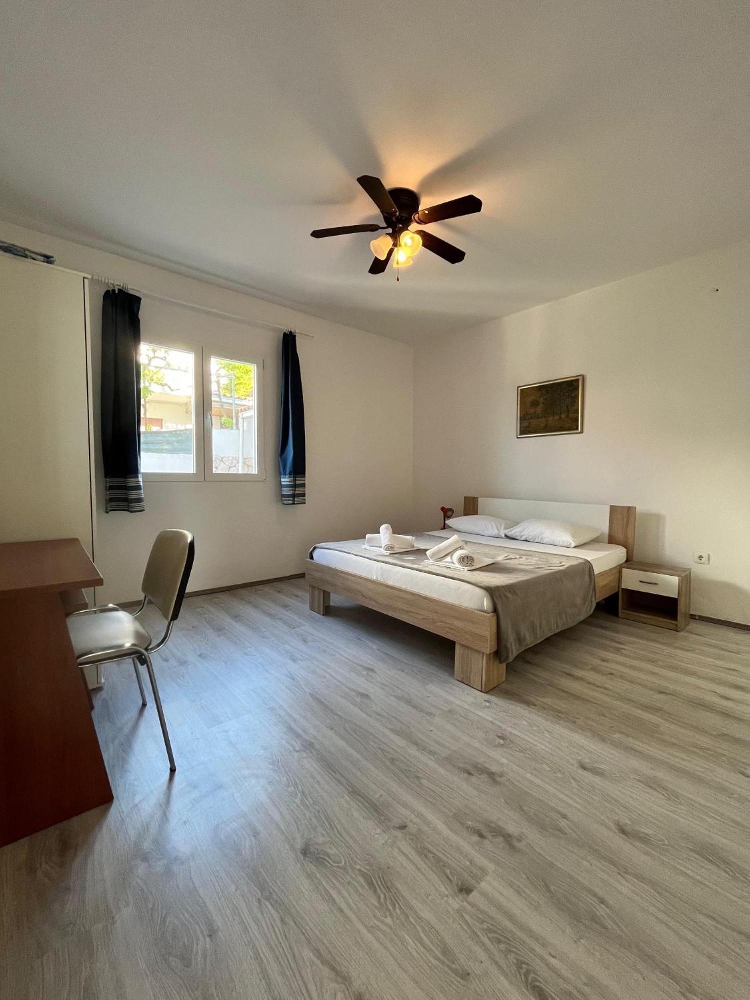 Apartments Peronja Jelsa Seafront Jelsa (Hvar) Exterior foto