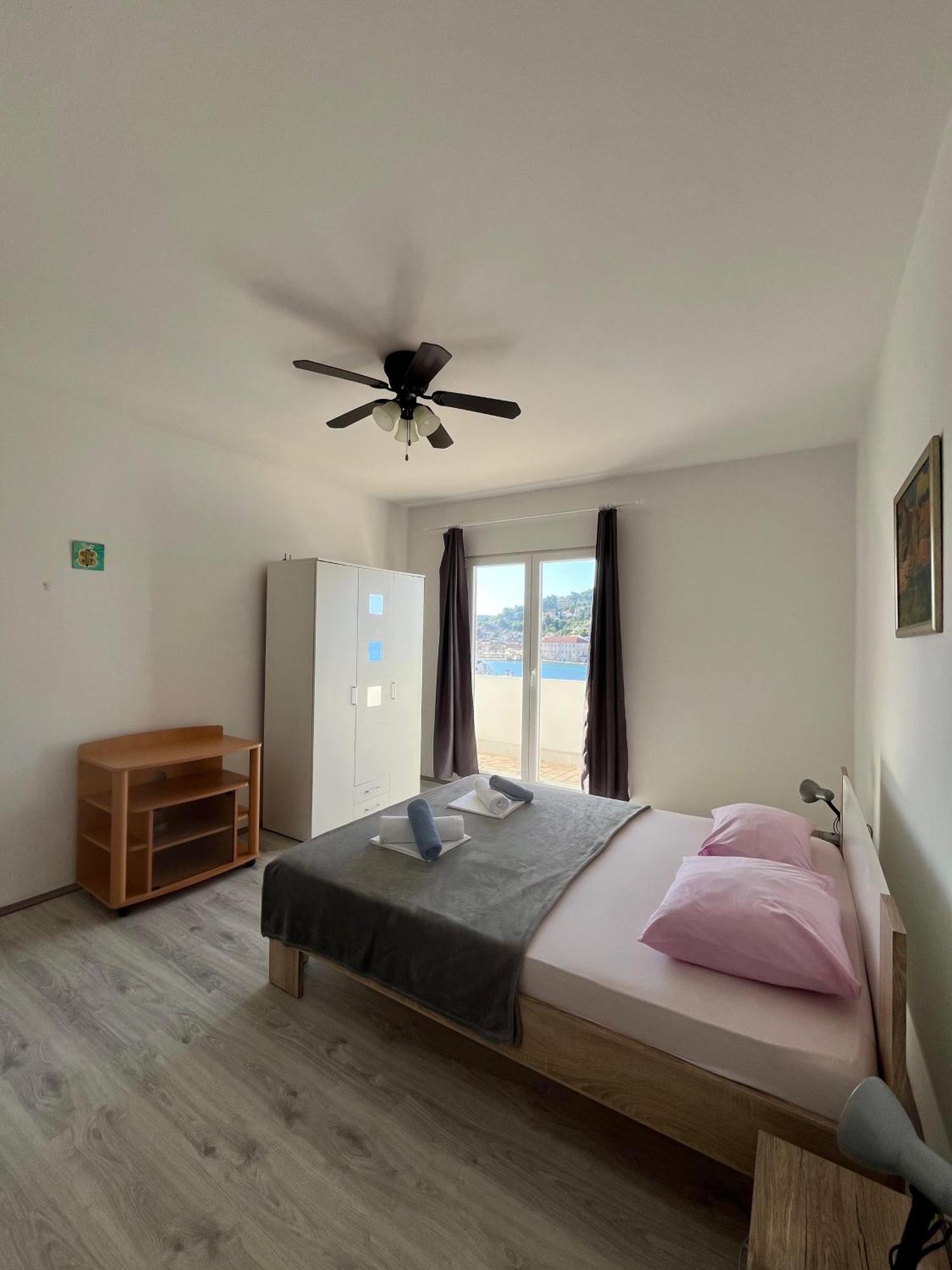Apartments Peronja Jelsa Seafront Jelsa (Hvar) Exterior foto