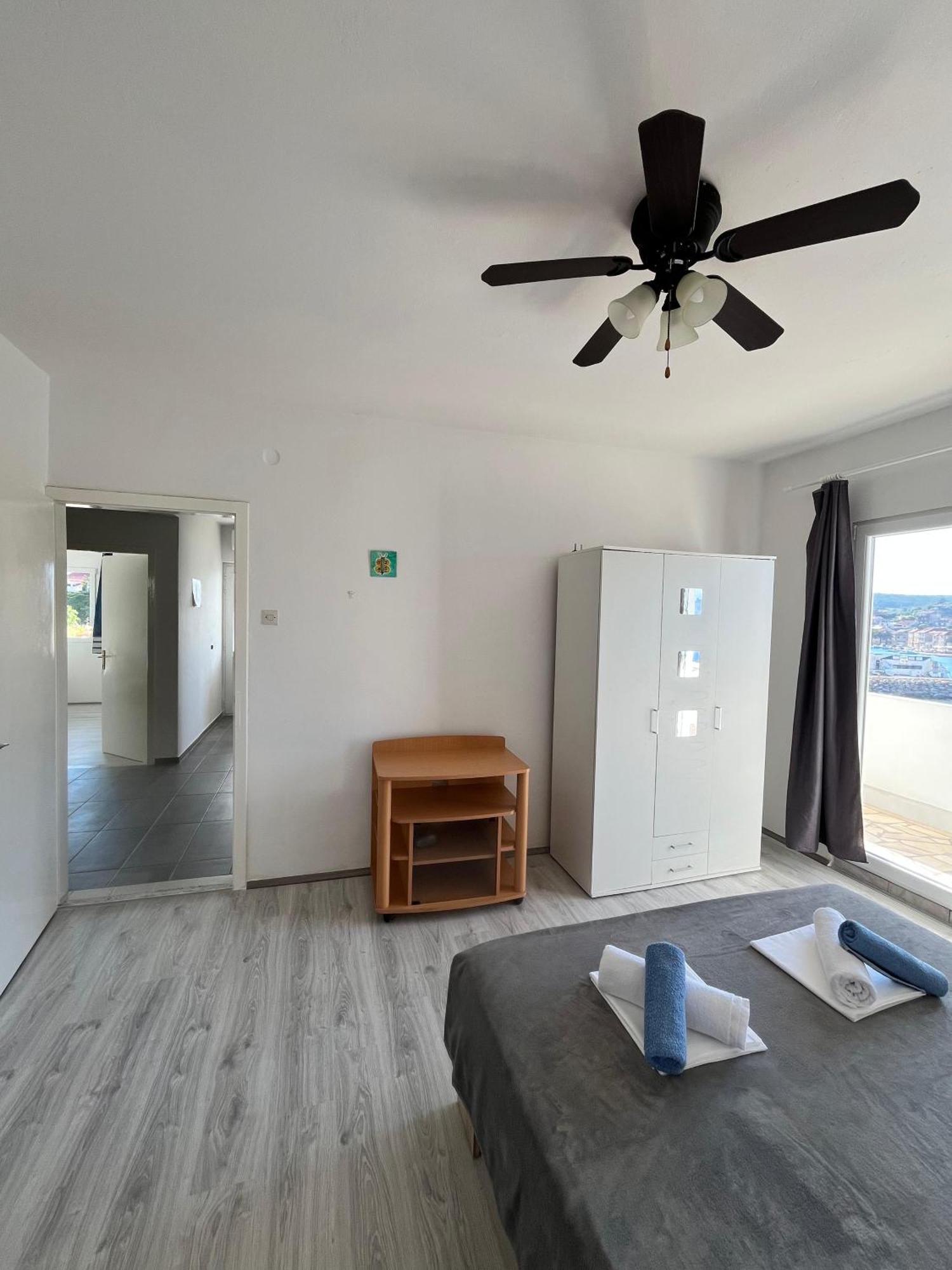 Apartments Peronja Jelsa Seafront Jelsa (Hvar) Exterior foto